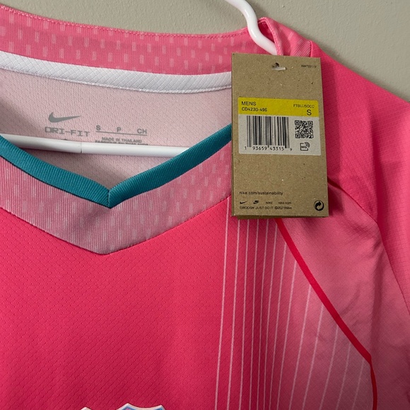 Barca Pink Limited Edition Jersey 2025/26-Soccer Jersey-Football Jersey - Picture 3 of 4